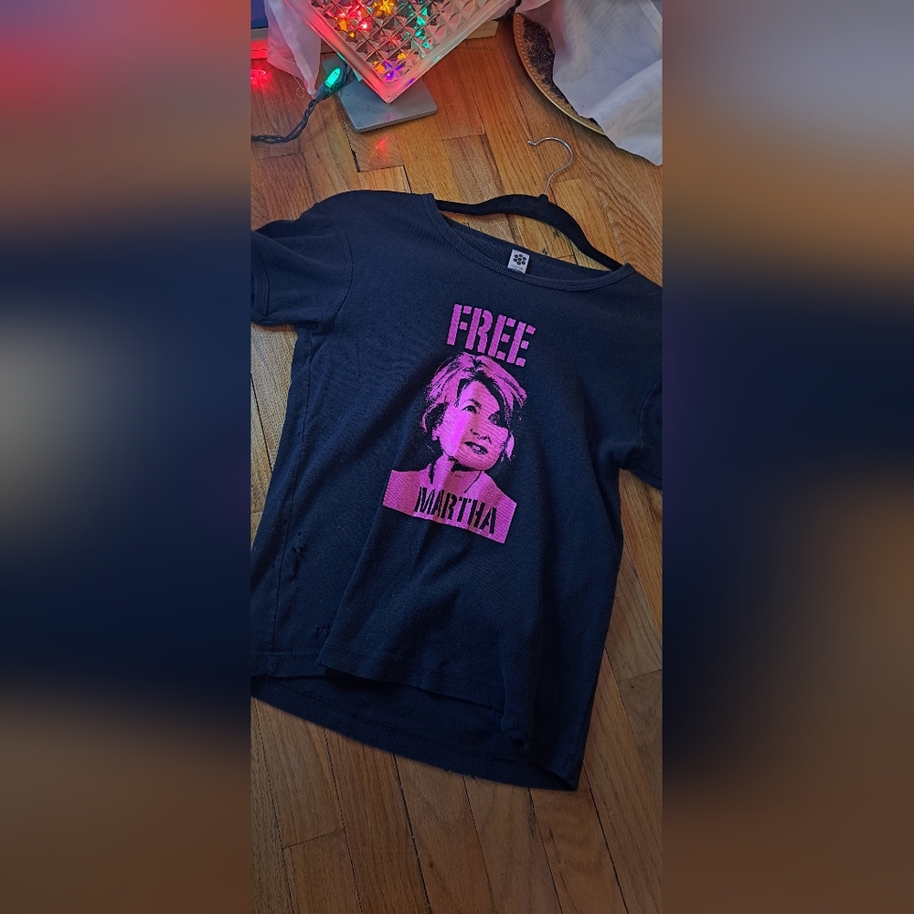 Rare Vintage Free Martha Black T-Shirt with Pink Graphic. Classic Girl - Picture 4 of 16